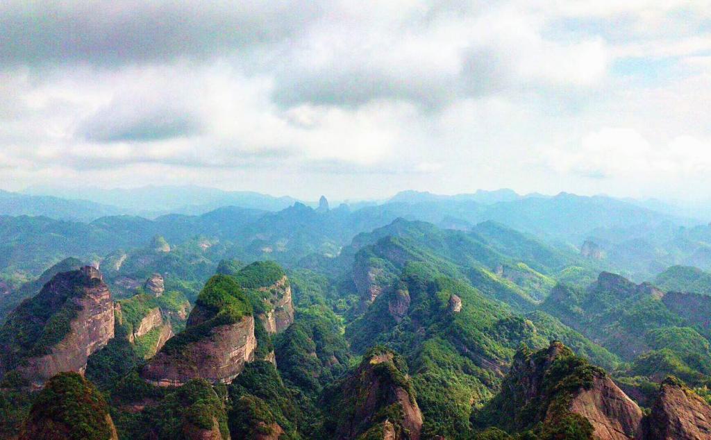 廣東出發(fā)湖南崀山4日自駕游:千年瑤寨-大美崀山-世界奇觀靈渠4天休閑自駕游