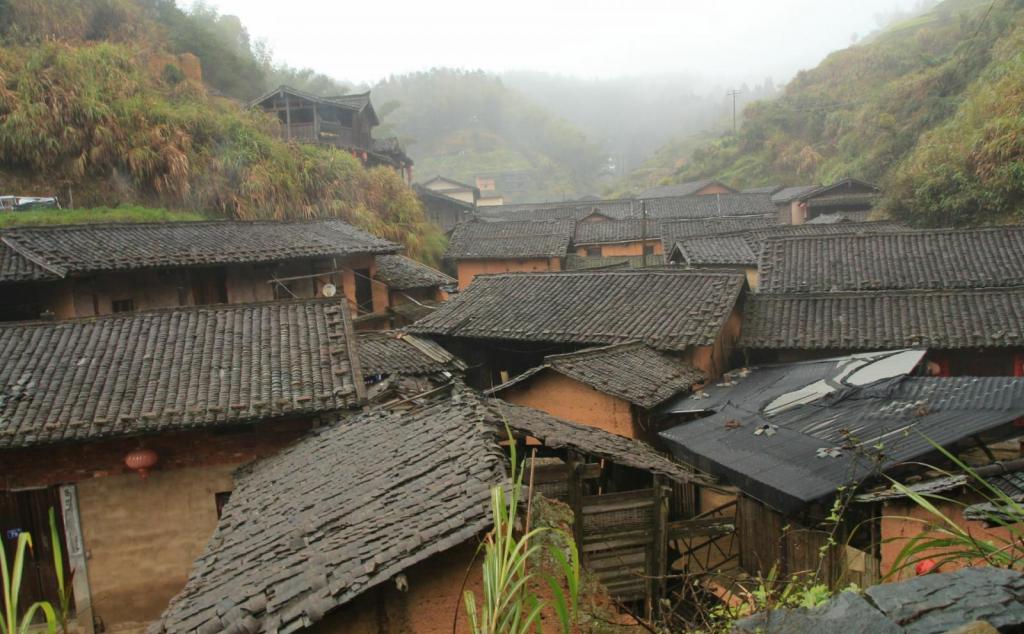 廈門周邊2日自駕游：龍巖長汀品客家美食-體驗(yàn)富溪生態(tài)漂流-丁屋嶺看客家文化2日游