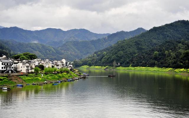 北京出發(fā)皖南川藏線自駕游：景德鎮(zhèn)-呈坎八卦-新安江山水畫(huà)廊7日自駕游