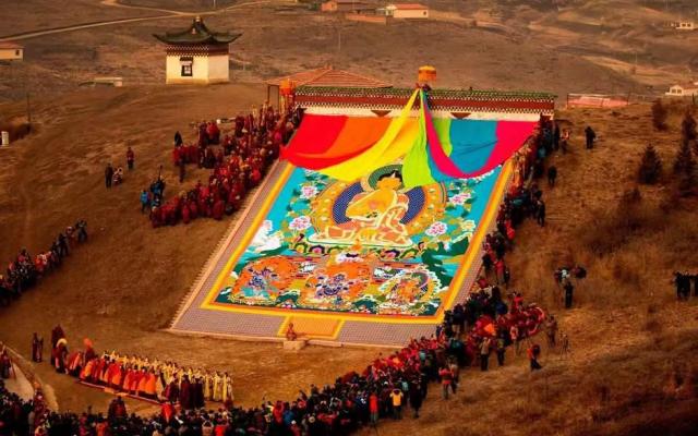 蘭州集合秘境甘南|川西7日自駕游：甘南正月祈愿大法會，川西冰川落地自駕游7天6晚